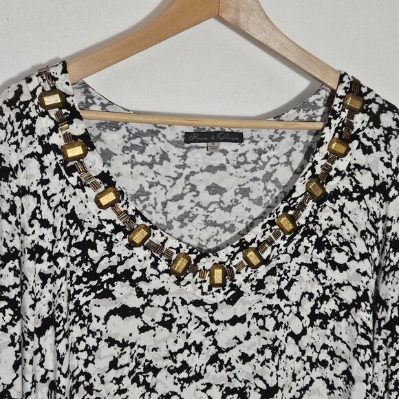 Rose and Olive Women's size 1X Metallic Bead Neckline Tunic Graphic Black/White - Picture 4 of 14